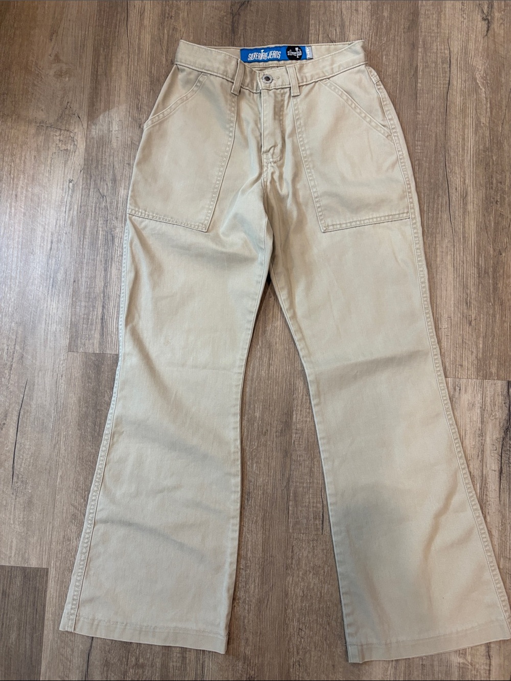 Vintage Silver Tab Leviโs Jeans Beige Wide-Leg Flare Jeans